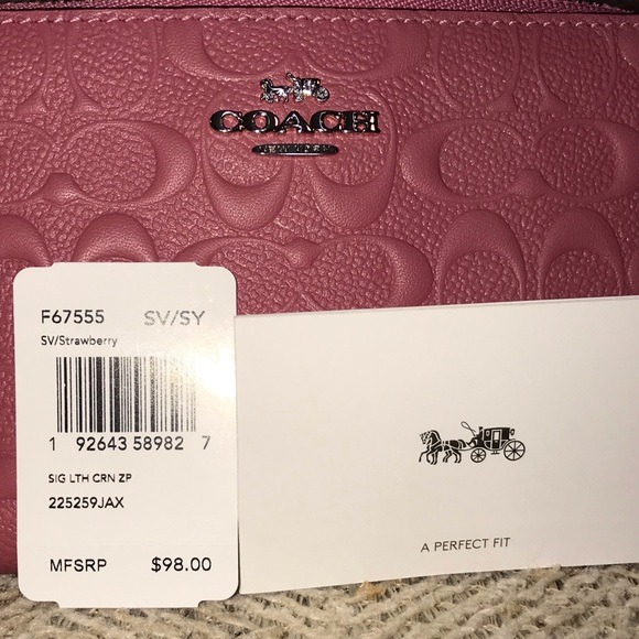 πCoach Leather βCβ Design Wristletπ - Picture 7 of 8